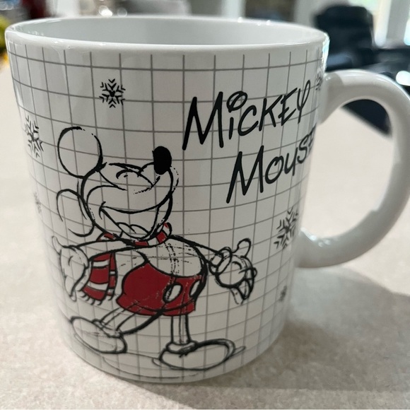 Disney Mickey Mouse Christmas Sketch Book Ceramic Coffee Cup / Mug - Picture 1 of 6